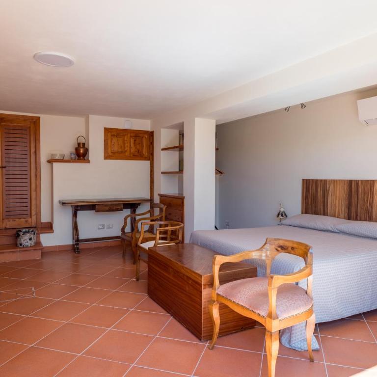 Villa La Catena - Three-Bedroom Apartment - 37