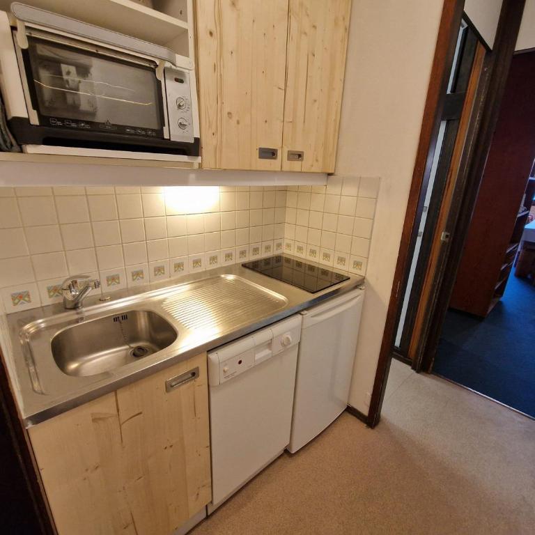 Studio fonctionnel au pied des pistes, balcon vue sur Mont-Blanc, pour 3/4 personnes - Estudio - 12