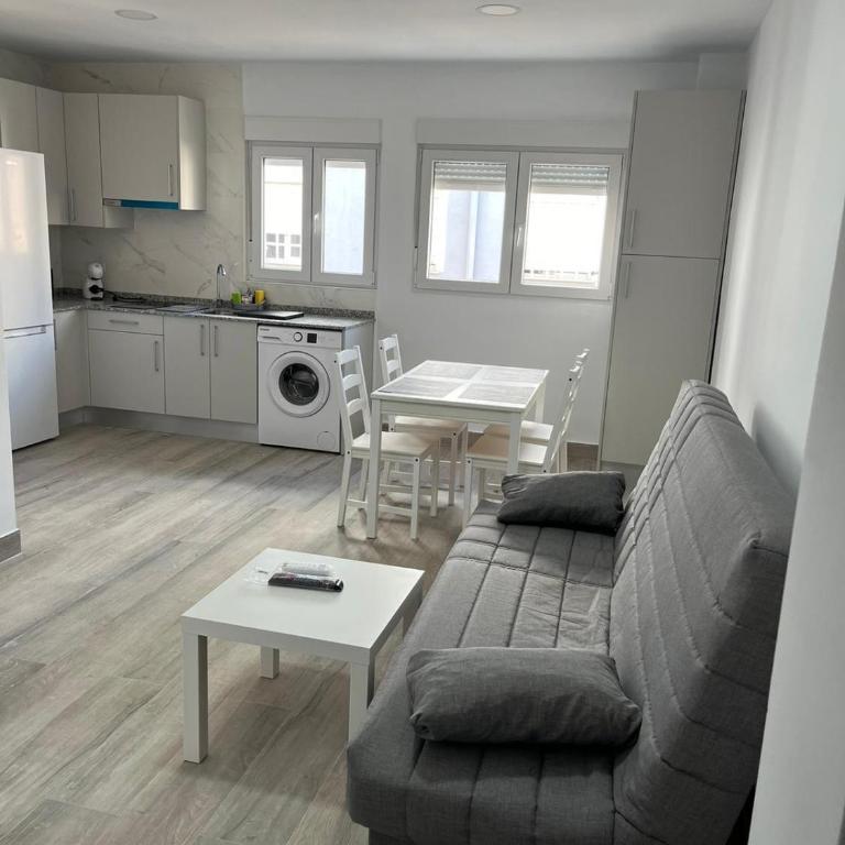 Apartamentos Málaga 3A - One-Bedroom Apartment - 2