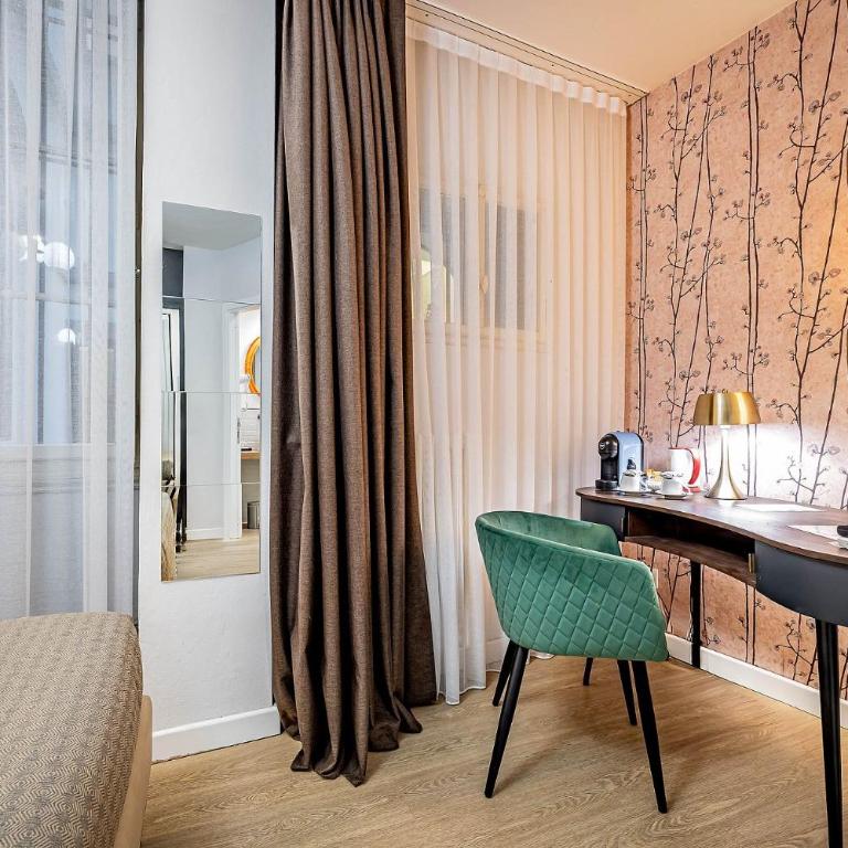 Residenza D'Epoca Al Numero 8 - Standard Double or Twin Room - 18