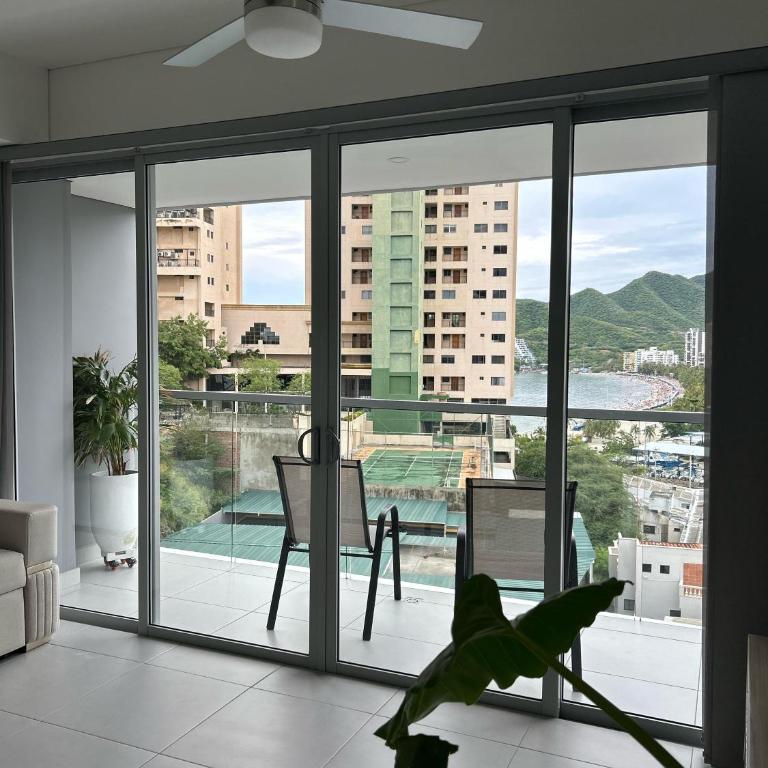 Apartamento con vista al mar en El Rodadero Santa Marta - Three-Bedroom Apartment - 28