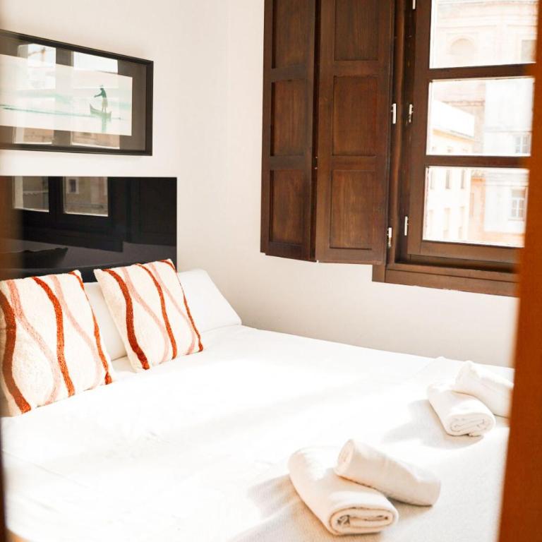 Happy Apartments Valencia - One-Bedroom Attic Apartment (2-4 Adults) - 1