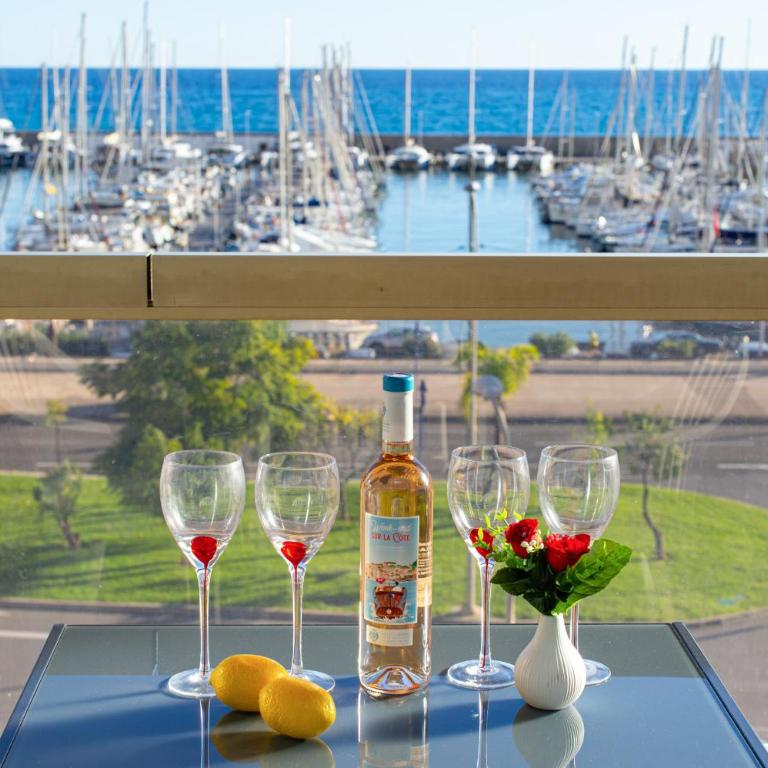 Vue mer port de garavan - Appartement 1 Chambre - 1