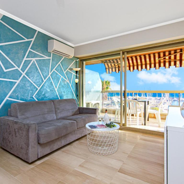 Vue mer port de garavan - Appartement 1 Chambre - 2