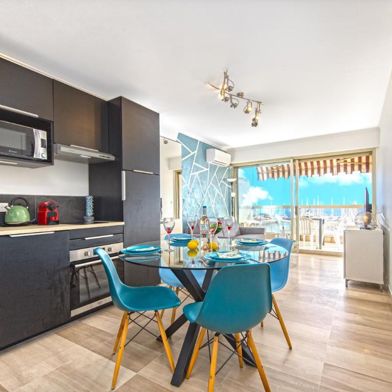 Vue mer port de garavan - Appartement 1 Chambre - 10
