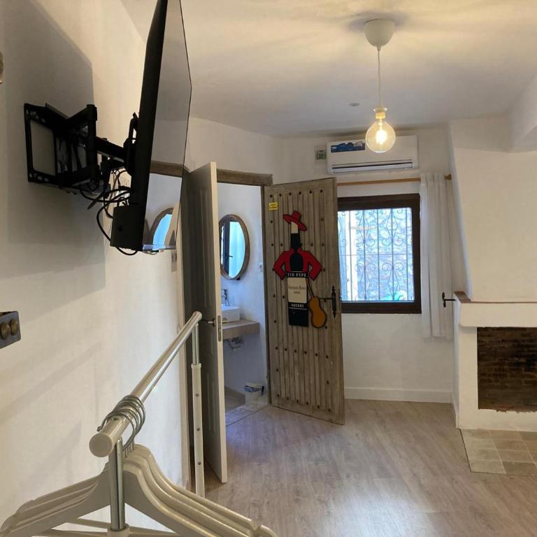 Habitación amplia y tranquila con baño privado en piso compartido - Apartamento de 1 dormitorio - 5