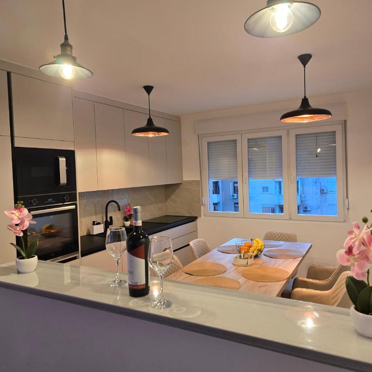 City Lux - One-Bedroom Apartment - 1