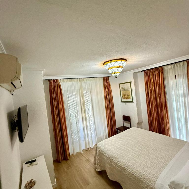 Pension Zurita - Double or Twin Room with Private Bathroom - 18
