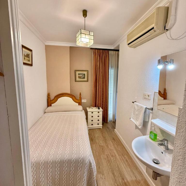 Pension Zurita - Comfort Triple Room - 6