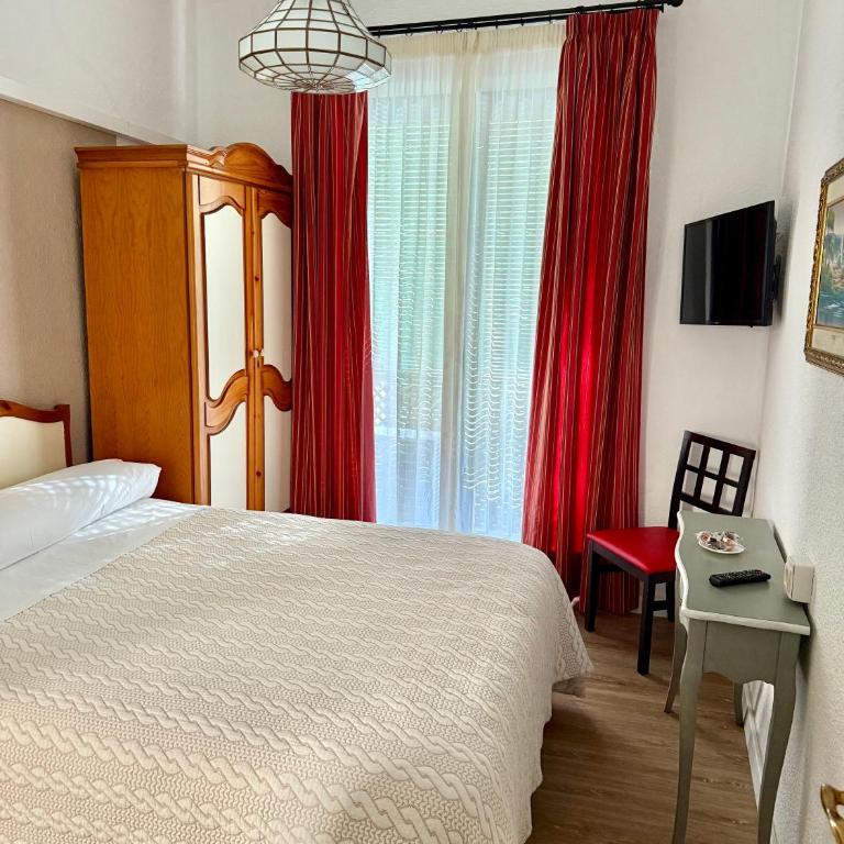 Pension Zurita - Double or Twin Room with Private Bathroom - 24