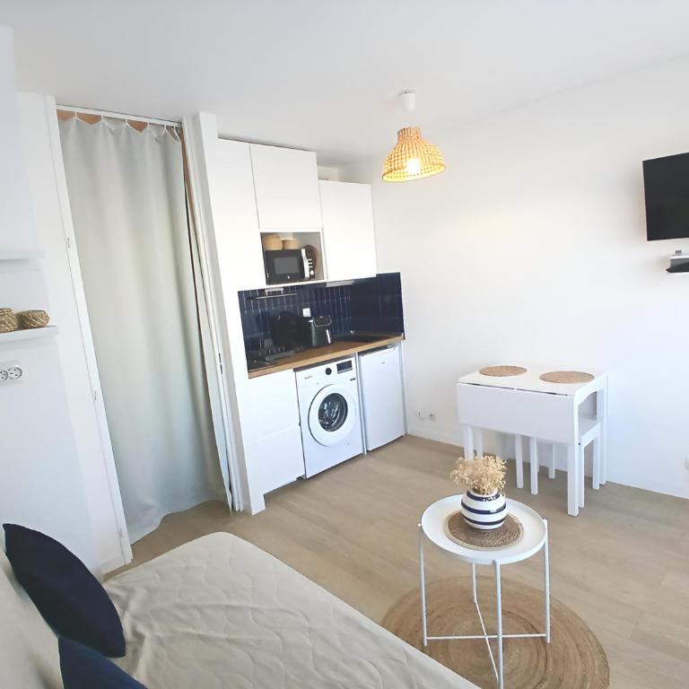 Studio 4 pers, 1ère ligne, Piscine, Vue mer latérale - Apartamento Estudio con vistas al mar - 7