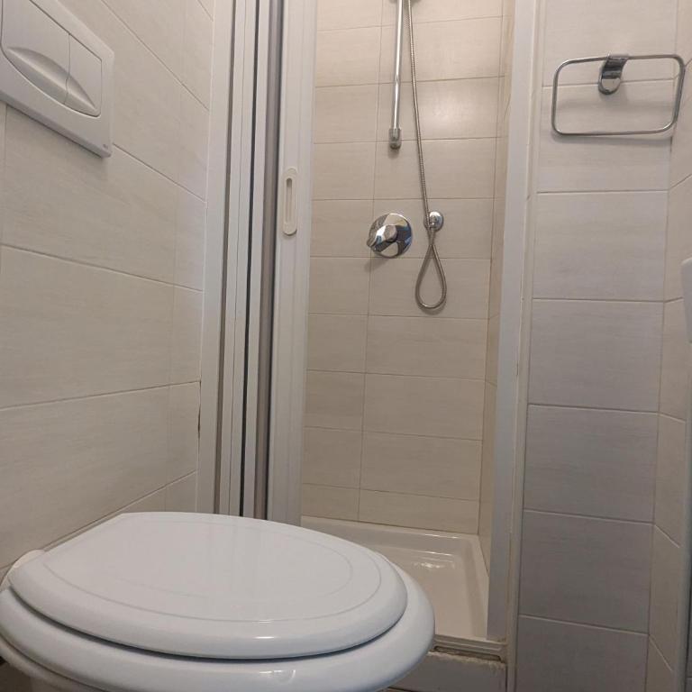 Pearl Pisa guest house - Deluxe Double Room with Private Bathroom and Balcony - 3