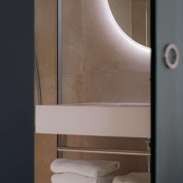 ibis Styles Béziers Centre - Chambre Double Standard avec Canapé - 9