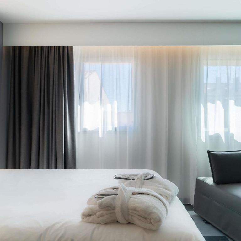 ibis Styles Béziers Centre - Chambre Classique avec Canapé-Lit - 7