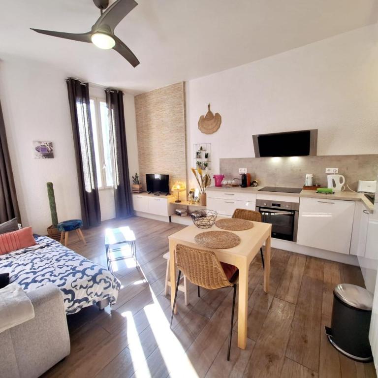 Grand studio dans le centre historique - Apartamento de 1 dormitorio - 1