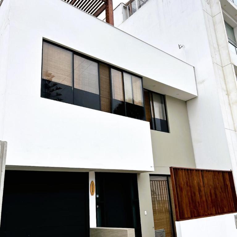 Beach house in Punta Hermosa, central beach area - Four-Bedroom House - 3