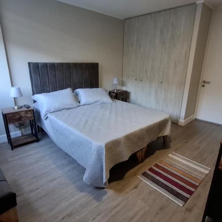 Hermoso departamento en primer piso - Two-Bedroom Apartment - 11