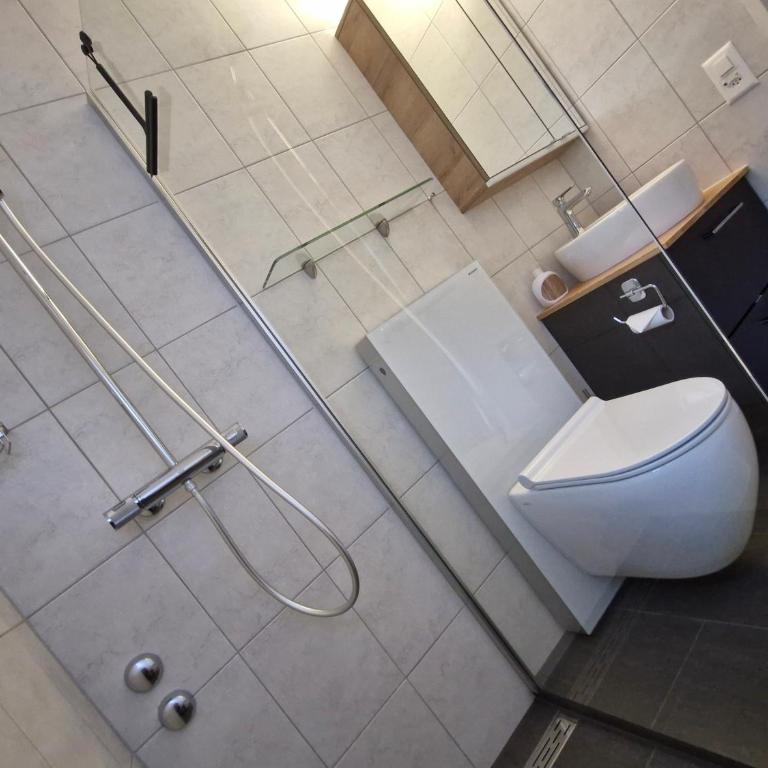 Valère Mountain Resort Leukerbad - Apartamento de 1 dormitorio con balcón y vistas a la montaña - 3