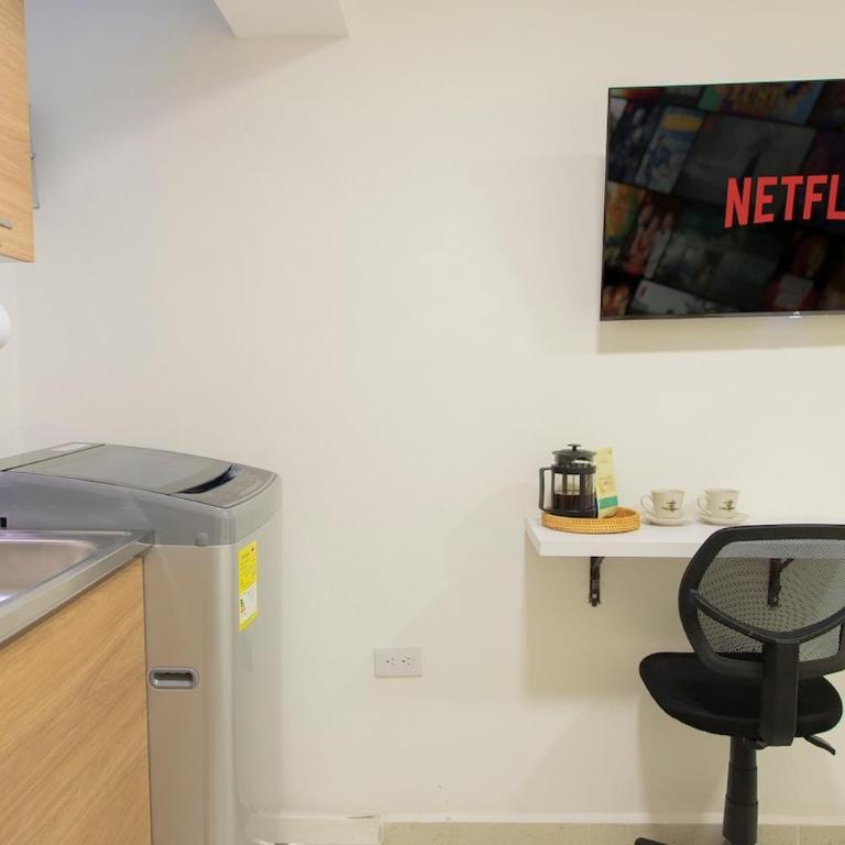 Private Boutique Studio, Fast WiFi, Great Location - One-Bedroom Apartment - 20