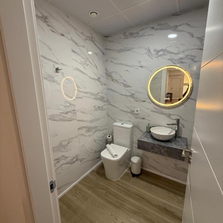 Apartamento a 5 min caminando de la estación de Bus y Tren María Zambrano - Apartamento de 1 dormitorio - 2