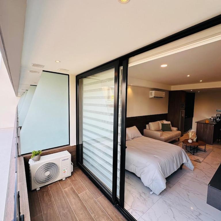 Smart apartment with pool and views of SCZ Equipetrol - One-Bedroom Apartment - 16