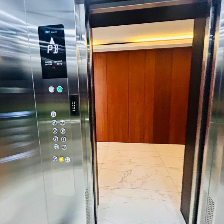 Smart apartment with pool and views of SCZ Equipetrol - One-Bedroom Apartment - 20