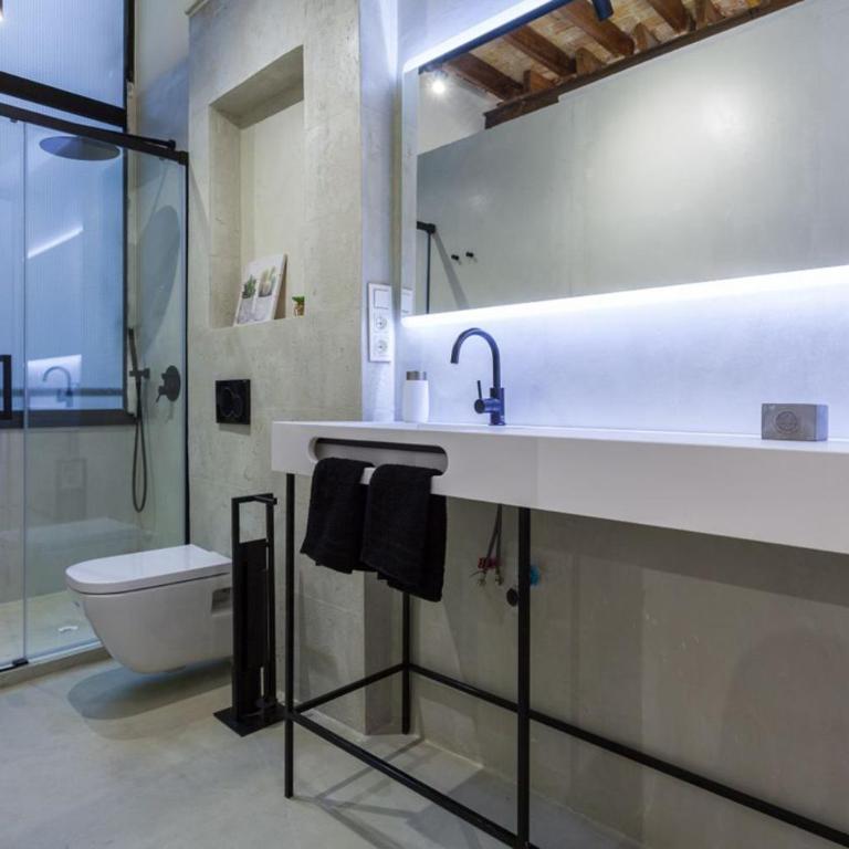 Modern and unique in the heart of alicante - Two-Bedroom Apartment - 4