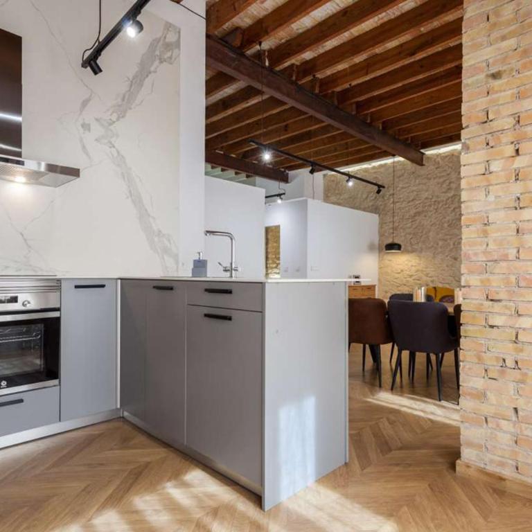 Modern and unique in the heart of alicante - Two-Bedroom Apartment - 6