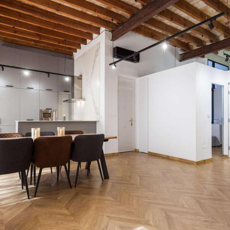 Modern and unique in the heart of alicante - Two-Bedroom Apartment - 9