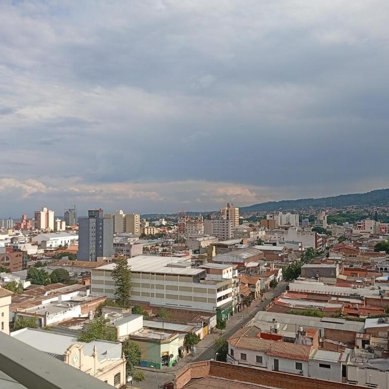 Un hermoso departamento con vista a la ciudad ubicado en calle arenales 1233-centro - One-Bedroom Apartment - 7