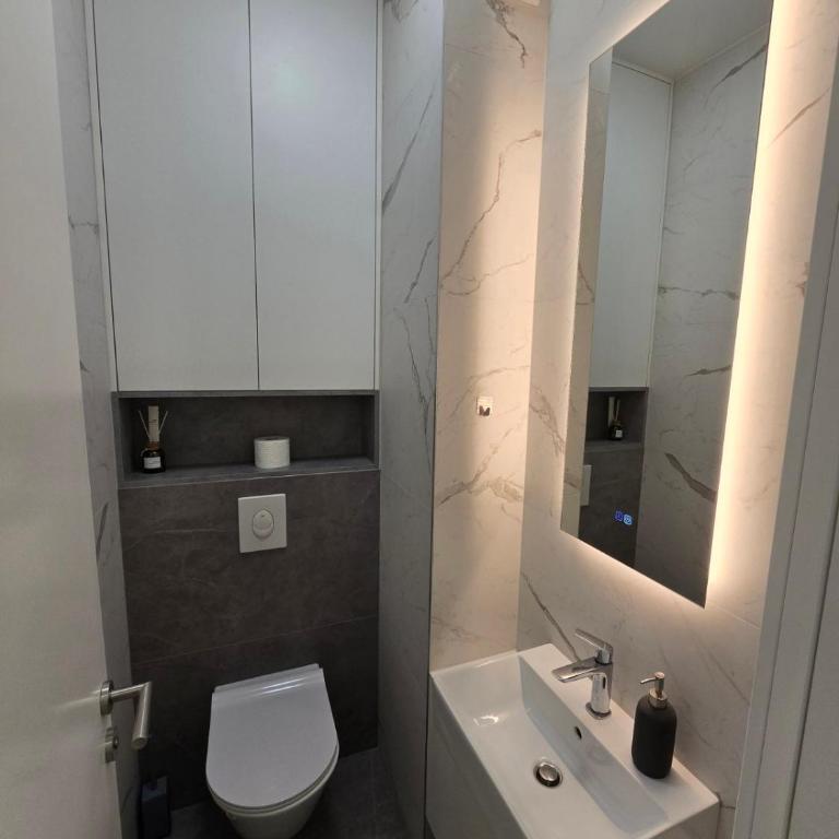 Lux Apartments Maya 1 - Apartman sa 2 Spavaće Sobe i Balkonom - 19