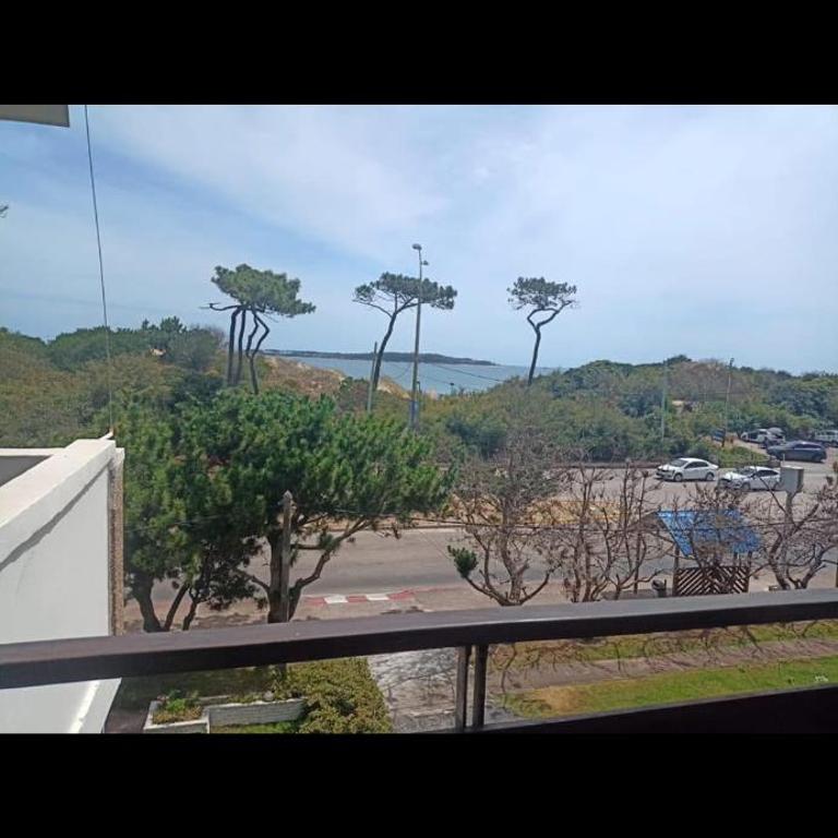 Apartamento - Three-Bedroom Apartment - 13