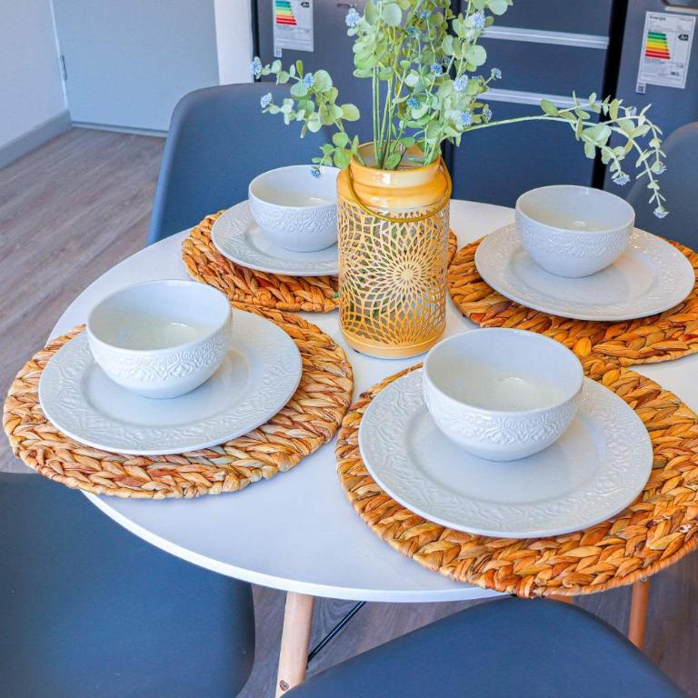 HOM I Wifi Parking AireAconGym Piscina SantaIsabel - Apartamento - 24