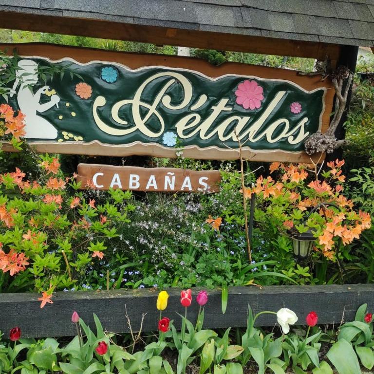Cabaña Familiar con Jacuzzi Pétalos VillarricaTranquilidad a Minutos del Lago - Casa de 3 dormitorios - 2
