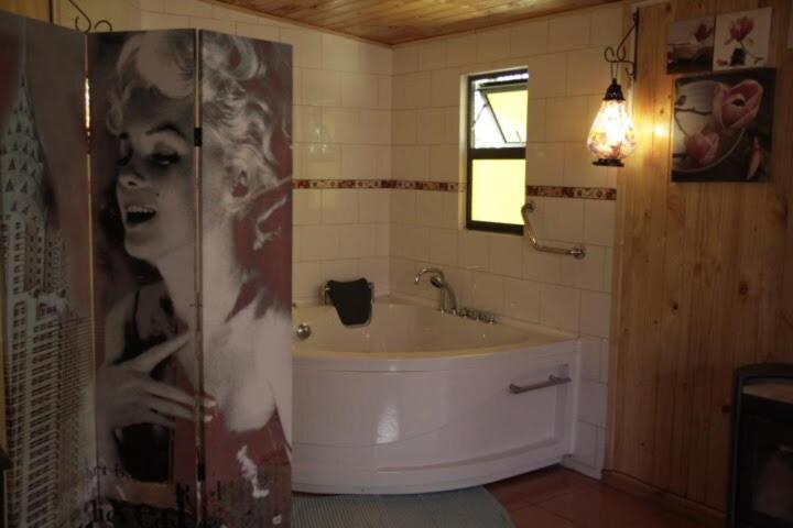 Cabaña Familiar con Jacuzzi Pétalos VillarricaTranquilidad a Minutos del Lago - Casa de 3 dormitorios - 16