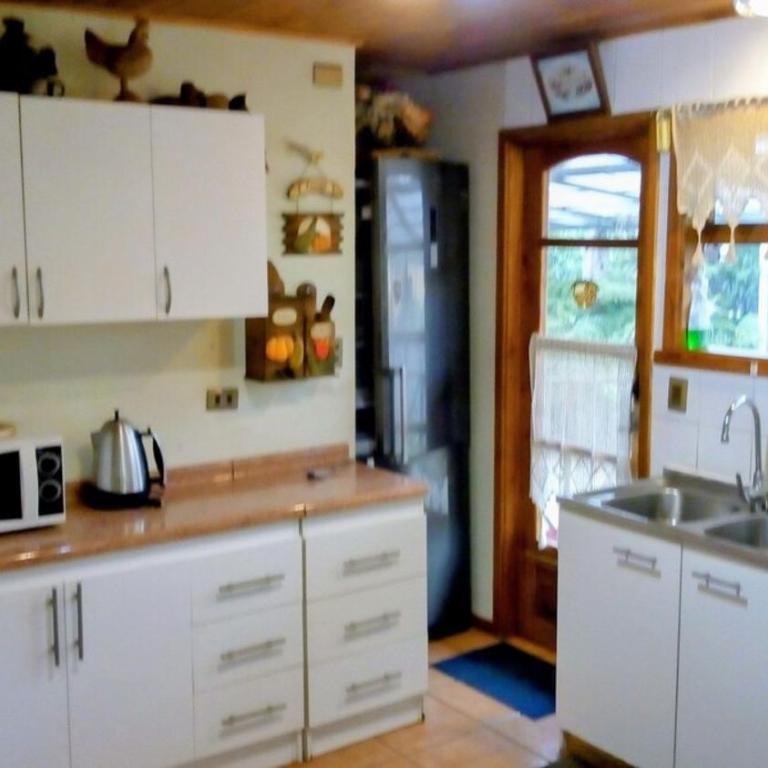Cabaña Familiar con Jacuzzi Pétalos VillarricaTranquilidad a Minutos del Lago - Casa de 3 dormitorios - 36