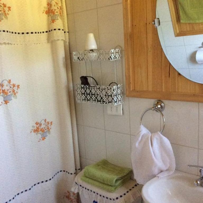 Cabaña Familiar con Jacuzzi Pétalos VillarricaTranquilidad a Minutos del Lago - Casa de 3 dormitorios - 55