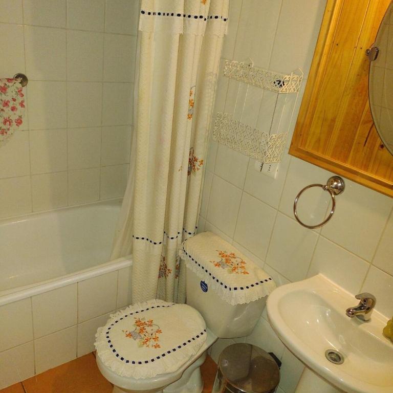 Cabaña Familiar con Jacuzzi Pétalos VillarricaTranquilidad a Minutos del Lago - Casa de 3 dormitorios - 57