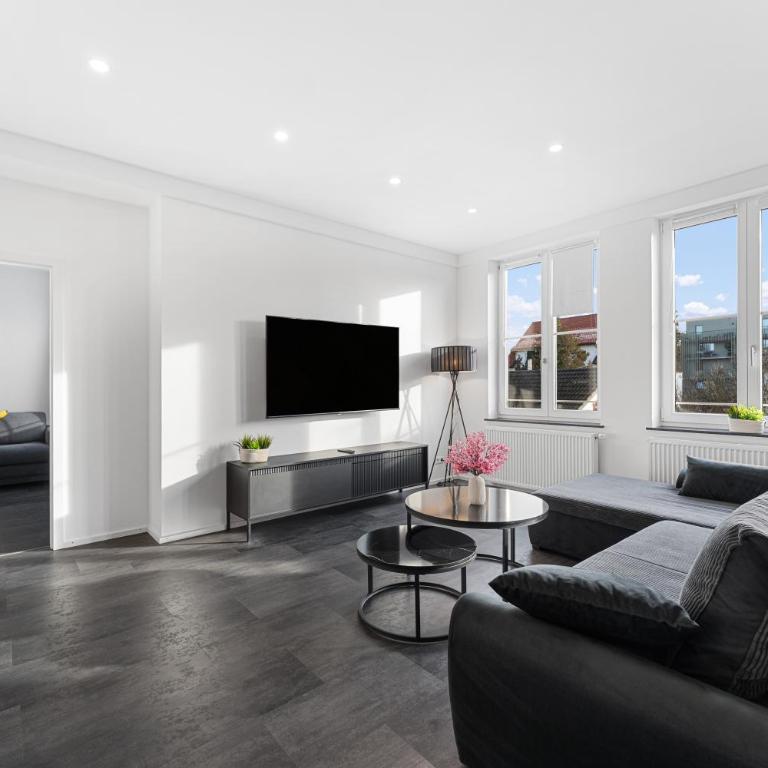 Illler Homes Memmingen Moderne Fewos für bis zu 7 Pers mit Küche & Parkplätzen, teilweise mit Terrasse - Apartment mit 2 Schlafzimmern - 7