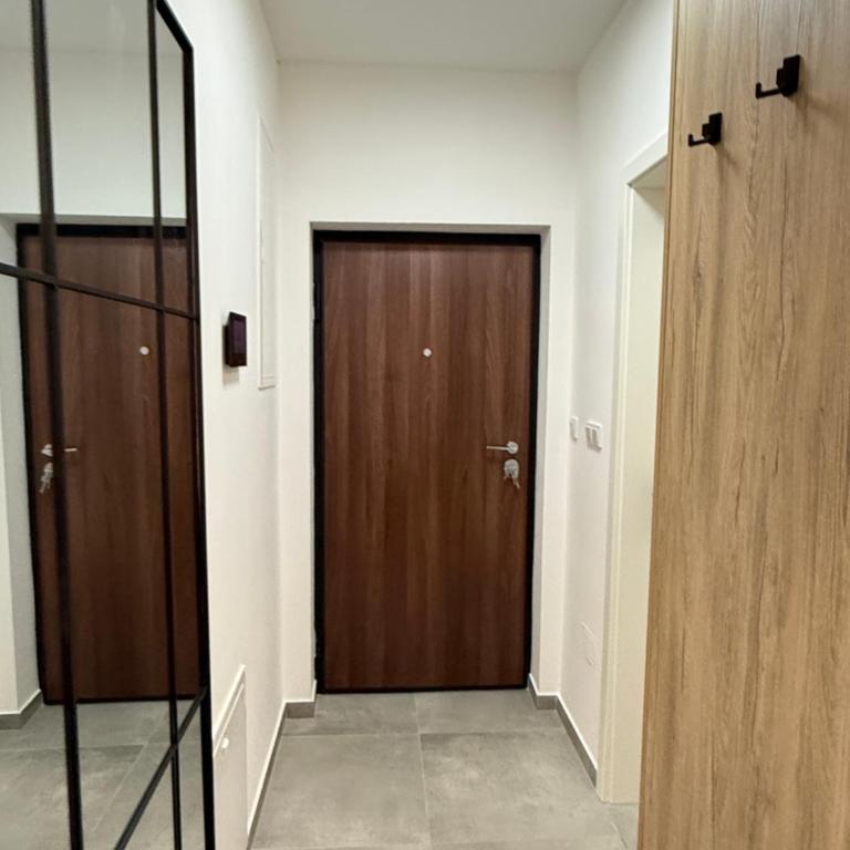 CENTRAL SQUARE Tuzla - Apartman sa 1 Spavaćom Sobom - 5