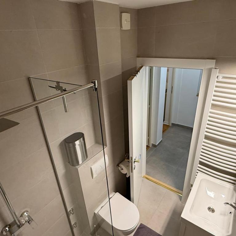 GardosHouse Apt 2 - One-Bedroom Apartment - 7