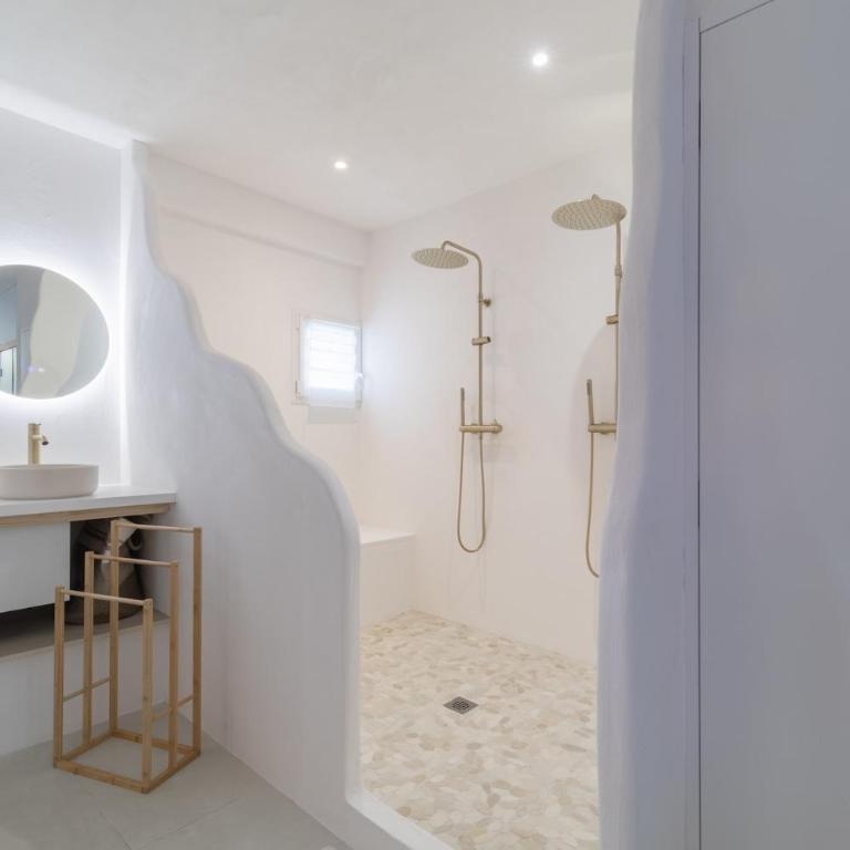 Suite romantique Santorini avec Balnéo & Sauna - Appartement 1 Chambre - 11