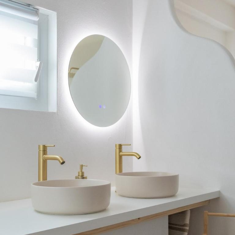 Suite romantique Santorini avec Balnéo & Sauna - Appartement 1 Chambre - 15