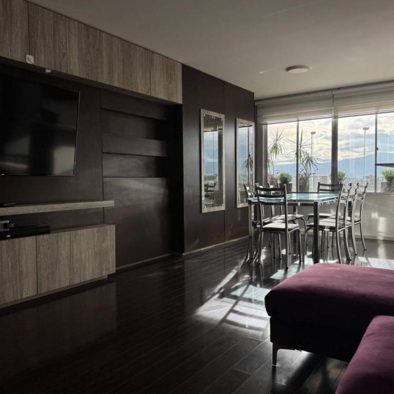 Purple Stylish Apartment For Big Families - One-Bedroom Apartment - 10