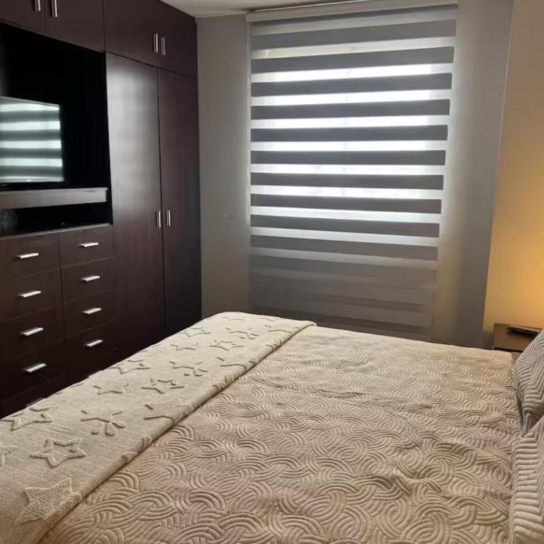 Purple Stylish Apartment For Big Families - One-Bedroom Apartment - 22