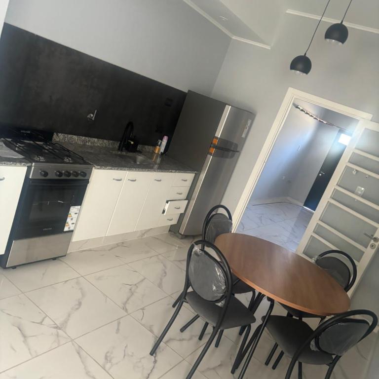 Hospedaje Adha Chivilcoy III - Two-Bedroom House - 1