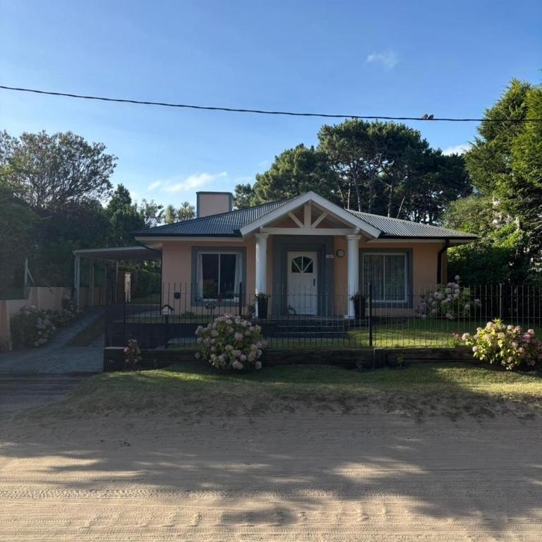 Silfides - One-Bedroom House - 1