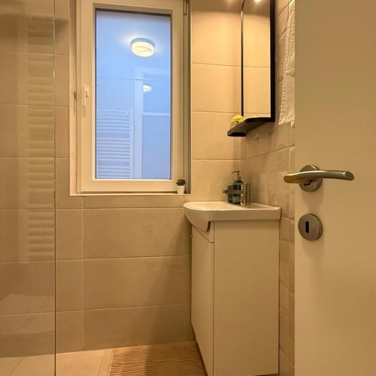 GardosHouse Apt 3 - Studio Apartment with One Double Bed - 4