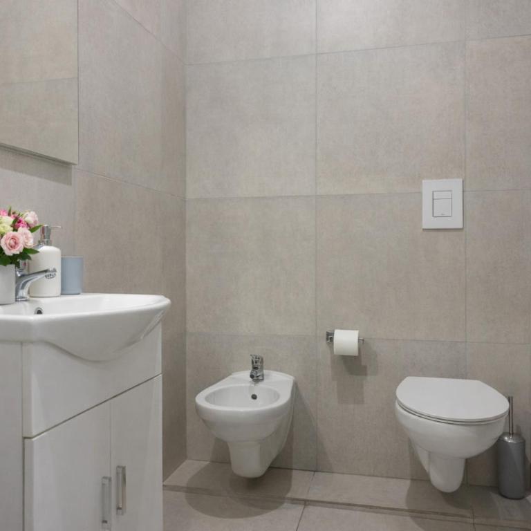 The Novels Suite - Basic Triple Room - 5
