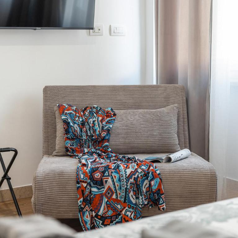 The Novels Suite - Basic Triple Room - 13